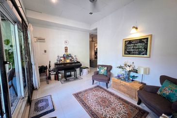 Corner Lot Jalan B Melawati Freehold Near School