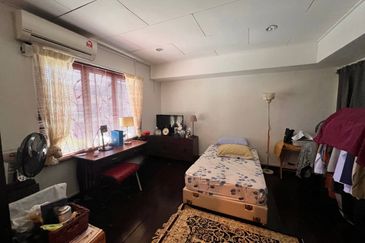 Corner Lot Jalan B Melawati Freehold Near School