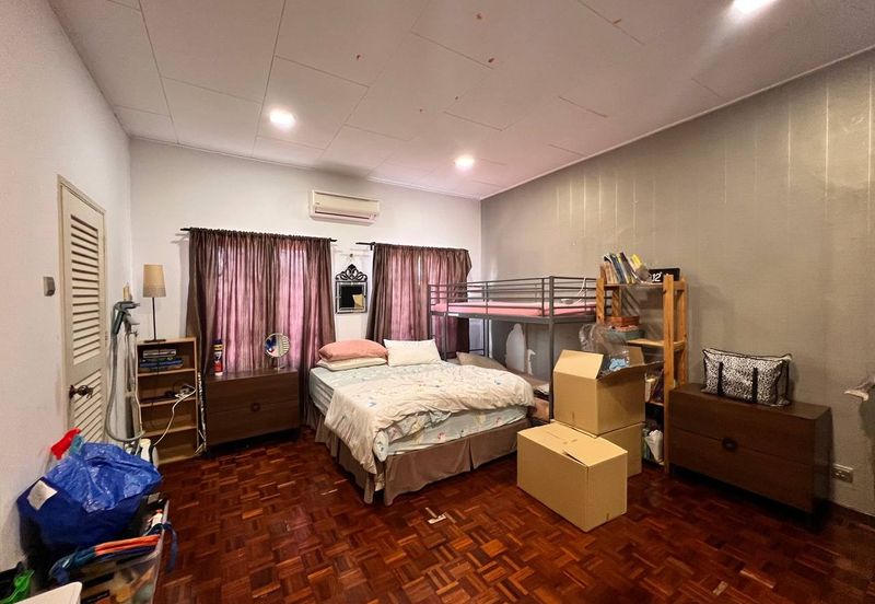 Corner Lot Jalan B Melawati Freehold Near School