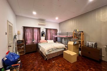 Corner Lot Jalan B Melawati Freehold Near School