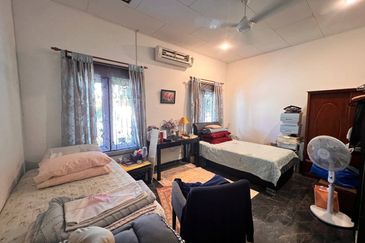 Corner Lot Jalan B Melawati Freehold Near School