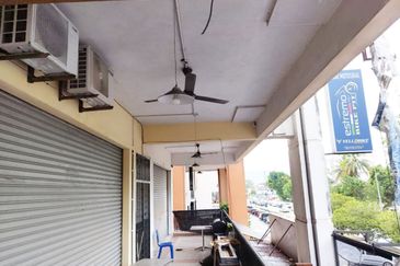 Ampang 4-Storey Shop Office Tmn Putra Sulaiman Facing Main Road