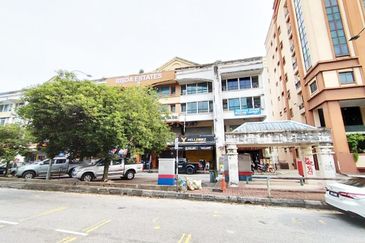 Ampang 4-Storey Shop Office Tmn Putra Sulaiman Facing Main Road
