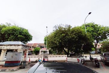 Ampang 4-Storey Shop Office Tmn Putra Sulaiman Facing Main Road