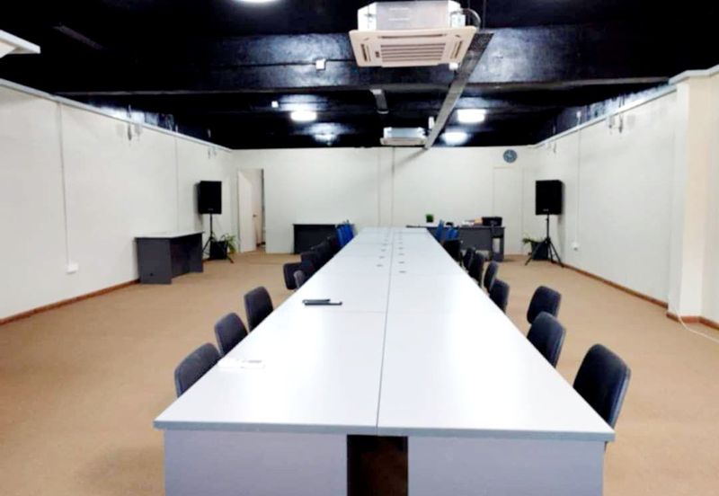 AU5 Rumah Kedai Untuk Dijual Facing Main Road