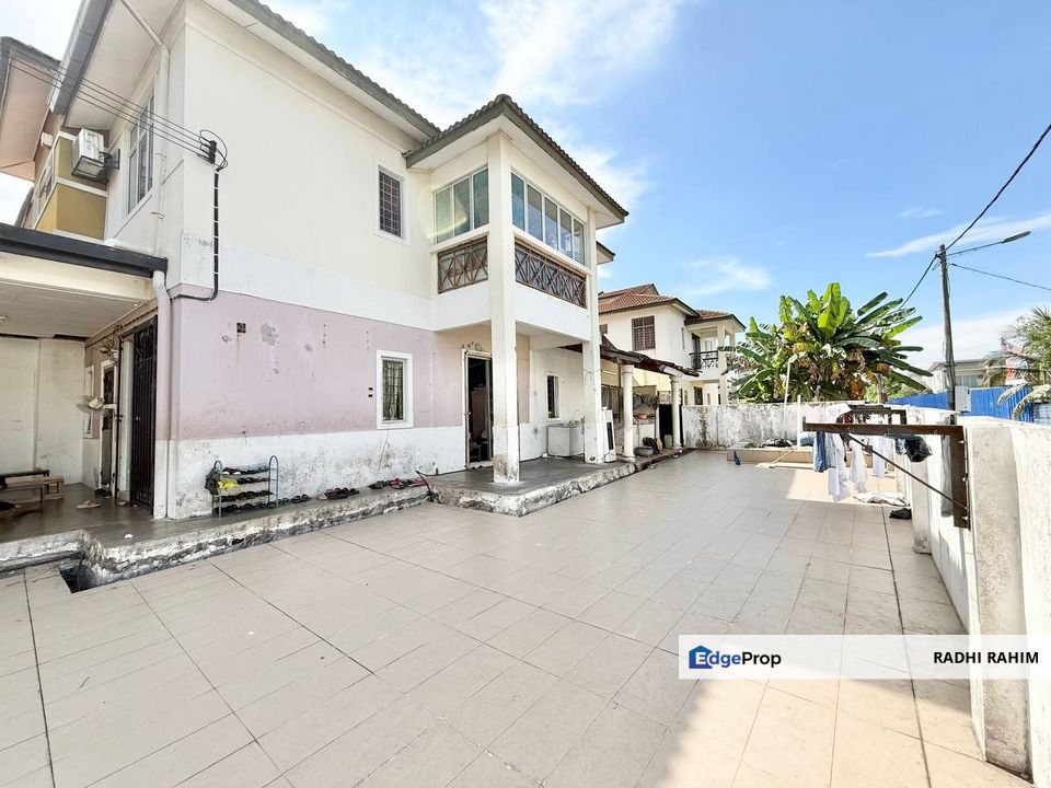 Corner Lot Dengkil Facing Open Dapur Dah Extend Taman Emas , Selangor, Sepang