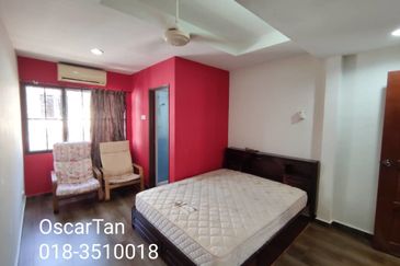 Good Condition, Well Keep unit for Sale at Kepong area!!