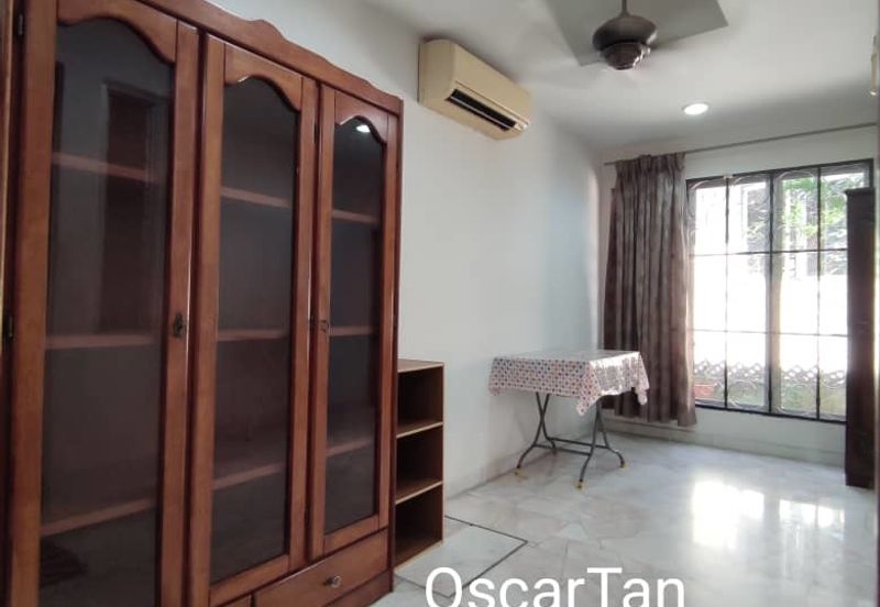 Good Condition, Well Keep unit for Sale at Kepong area!!