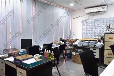 Corner Semi D Factory In Taman Ehsan For Sale