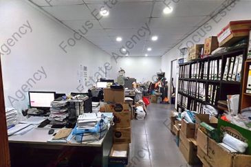 Corner Semi D Factory In Taman Ehsan For Sale