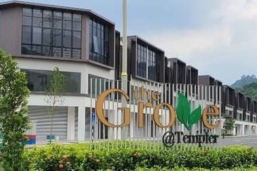 3sty Corner Shop in Setia Eco Templer For Sale