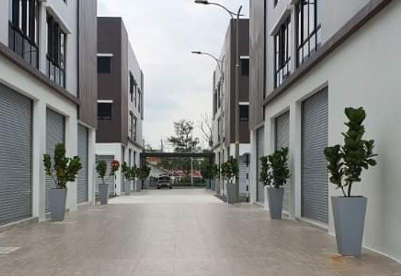 3sty Corner Shop in Setia Eco Templer For Sale