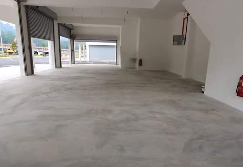 3sty Corner Shop in Setia Eco Templer For Sale