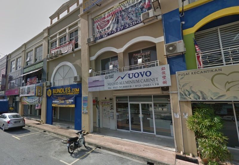 3sty Shop Lot in Rawang For Sale