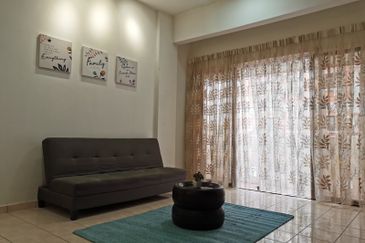 Evergreen Park Acorn and Hazel