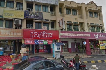 3sty Corner Shop in Tanjung Karang For Sale