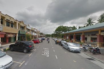 3sty Corner Shop in Tanjung Karang For Sale