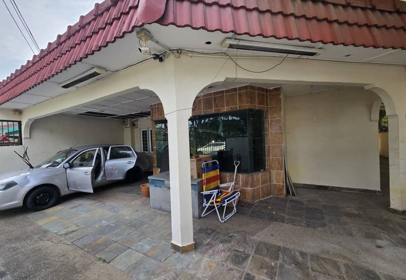  Freehold Single Storey Corner House Renovated For Sale