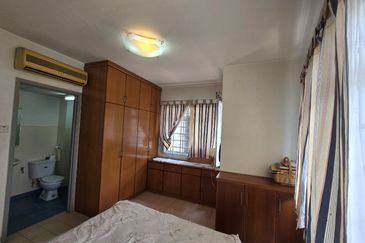 Perdana Exclusive Condominium