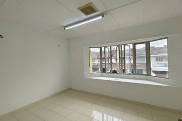 Bandar Menjalara (Desa Seri Mahkota)