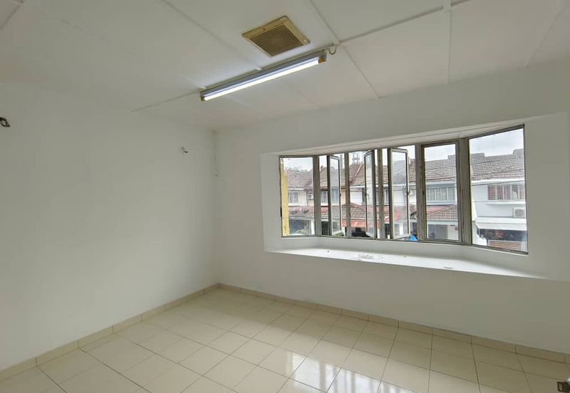 Bandar Menjalara (Desa Seri Mahkota)