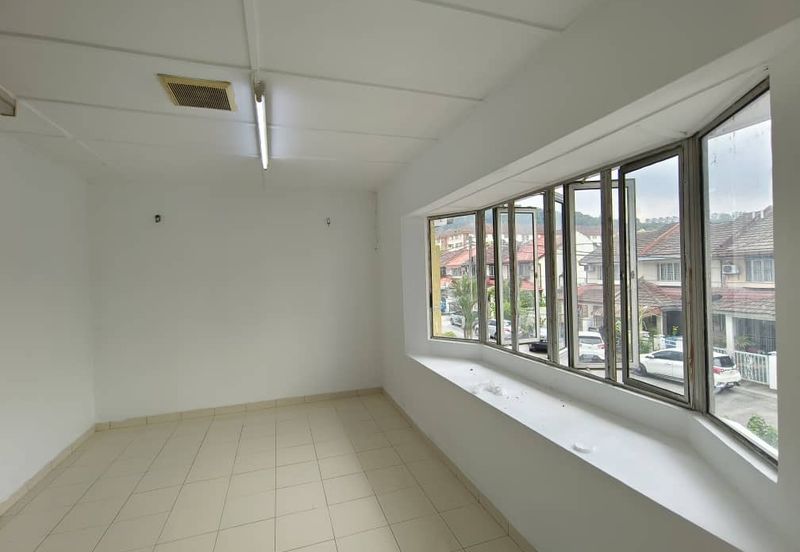 Bandar Menjalara (Desa Seri Mahkota)