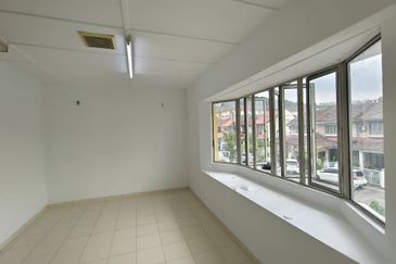 Bandar Menjalara (Desa Seri Mahkota)