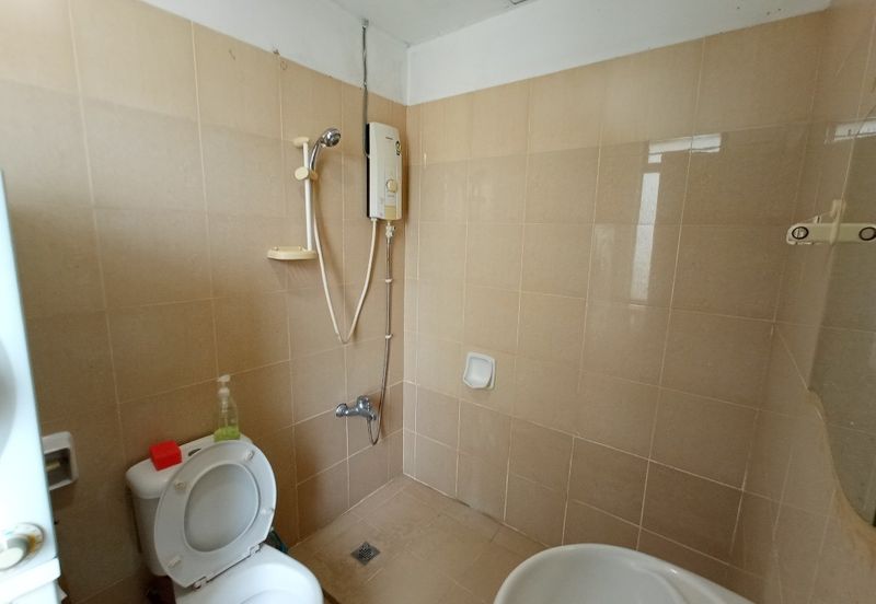 Rivercity Condominium