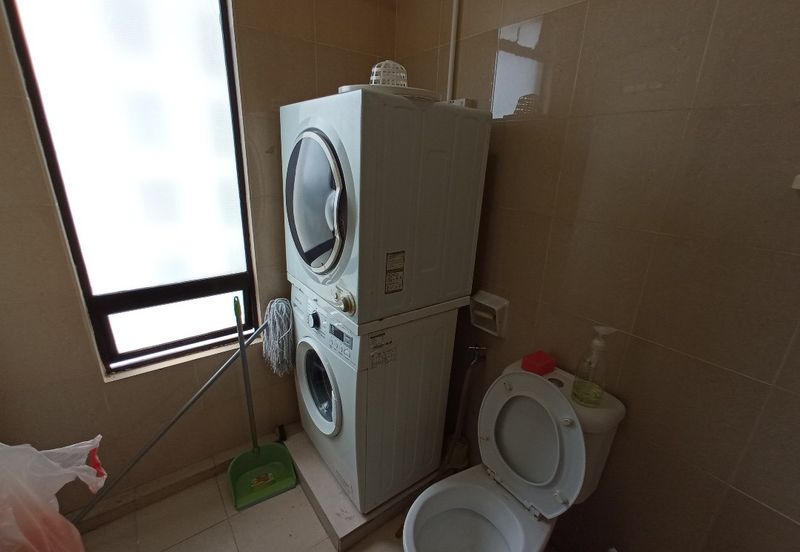 Rivercity Condominium