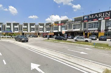 2 Storey Shoplot Ground Floor @ Jalan Prima, Tmn Velox FOR RENT !