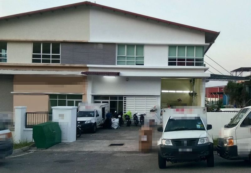 1.5 Storey Semi-D Factory @ Kaw Perindustrian Rawang Perdana For Rent.
