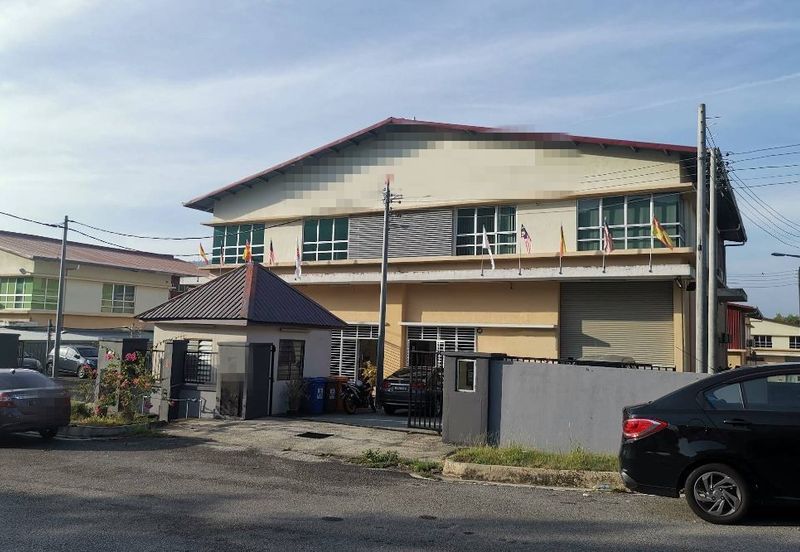 1.5 Storey Semi-D Factory @ Kaw Perindustrian Rawang Perdana For Rent.