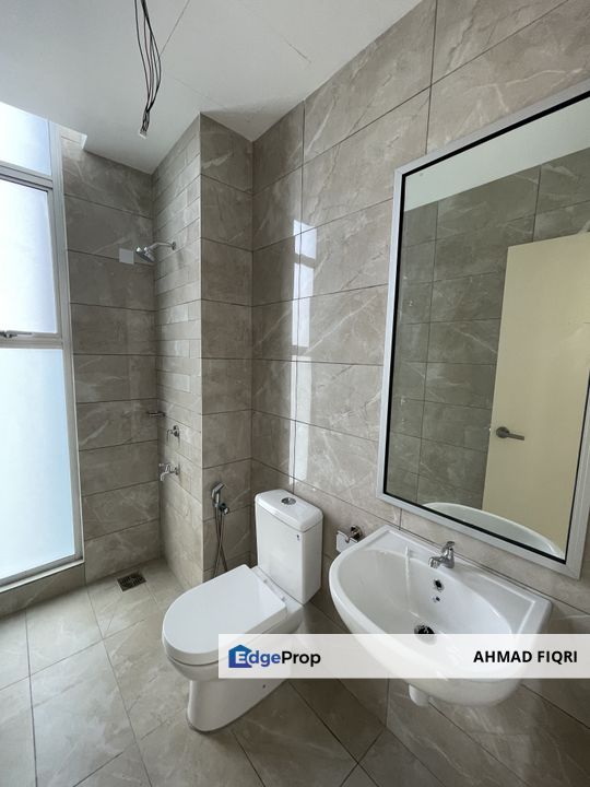 Anggun Lumayan 2 Parkings Middle Floor Facing Tasik and Morning Sun Cheapest Price, Kuala Lumpur, Cheras