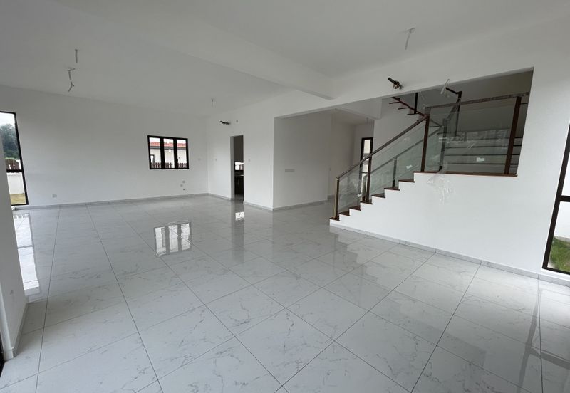 Serambi Villa Setia Alam Sari