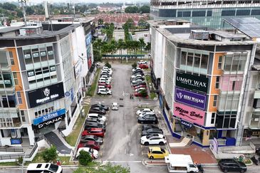 Bangi Sentral Corner Lot Prime Location for Investment 5 Floors with Lift