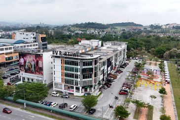 Bangi Sentral Corner Lot Prime Location for Investment 5 Floors with Lift