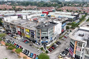 Bangi Sentral Corner Lot Prime Location for Investment 5 Floors with Lift
