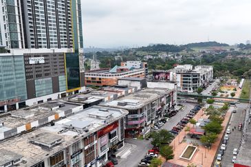 Bangi Sentral Corner Lot Prime Location for Investment 5 Floors with Lift