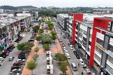 Bangi Sentral Corner Lot Prime Location for Investment 5 Floors with Lift