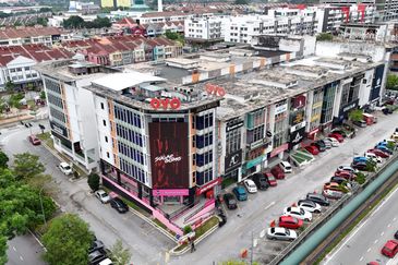 Bangi Sentral Corner Lot Prime Location for Investment 5 Floors with Lift