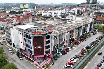 Bangi Sentral Corner Lot Prime Location for Investment 5 Floors with Lift