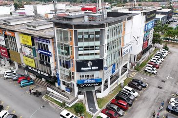 Bangi Sentral Corner Lot Prime Location for Investment 5 Floors with Lift