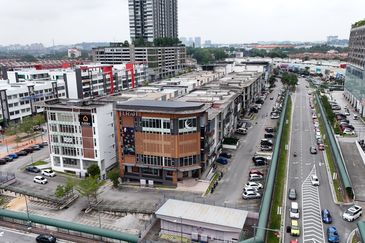 Bangi Sentral Corner Lot Prime Location for Investment 5 Floors with Lift