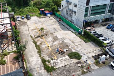 Prime Commercial Land for Rent at Ampang Utama Facing Mainroad