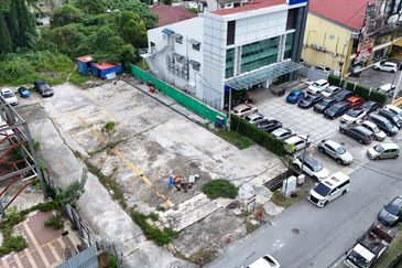 Prime Commercial Land for Rent at Ampang Utama Facing Mainroad