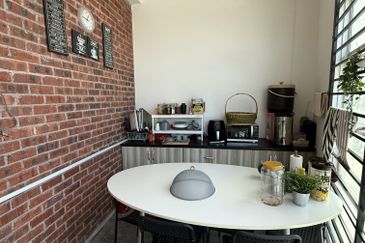 Saville @ Melawati Service Residence