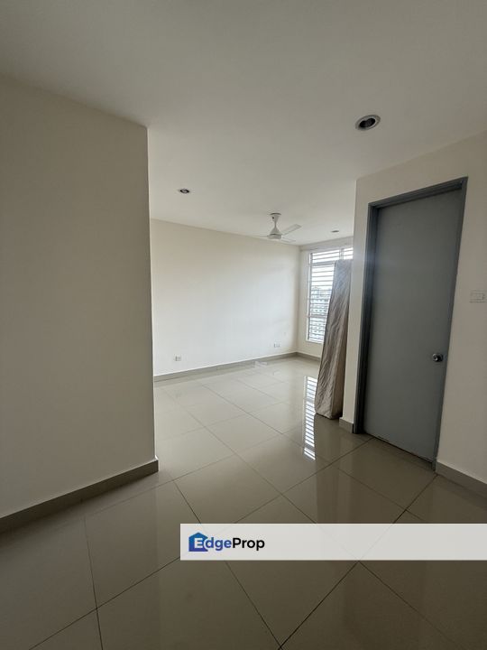 Suasana Lumayan Condominium 1142sf Facing Tasik Mid Floor , Kuala Lumpur, Cheras