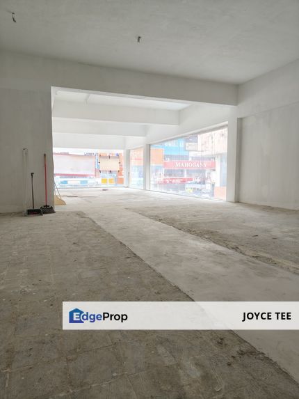 5,040 sq.ft End-Lot Shop Office Available Now, Selangor, Petaling Jaya