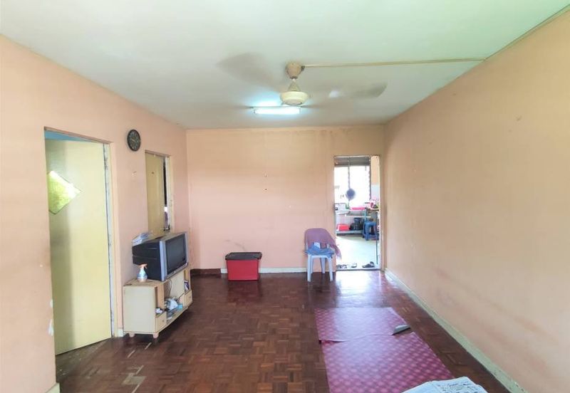 [Tingkat 2 + 750 sqft] Apartment Seksyen 24, Shah 