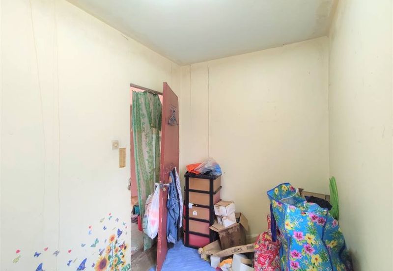 [Tingkat 2 + 750 sqft] Apartment Seksyen 24, Shah 